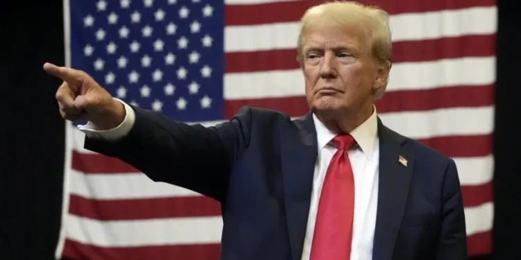 শীর্ষ কর্মকর্তাদের বরখাস্তের তালিকা করছেন ট্রাম্প