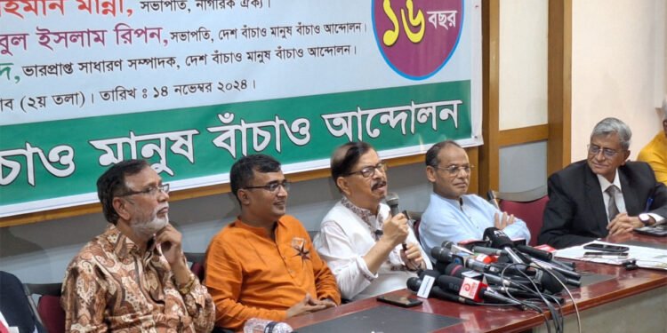 এই দুজনকে কার বুদ্ধিতে নিলেন, প্রশ্ন মান্নার