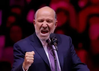 ট্রাম্প প্রশাসনে বাণিজ্যমন্ত্রী হচ্ছেন ধনকুবের হওয়ার্ড লুটনিক