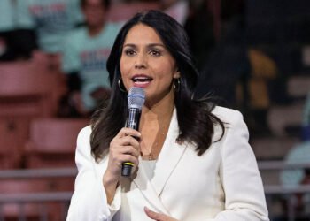 মার্কিন গোয়েন্দা প্রধান হতে যাওয়া কে এই ভারতীয় বংশোদ্ভূত তুলসী?