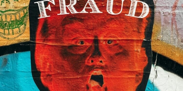 আইনজীবীর বিরুদ্ধে গ্রেপ্তারি পরোয়ানা