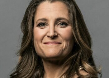 অবশেষে পদত্যাগের ঘোষণা কানাডার উপপ্রধানমন্ত্রী ও অর্থমন্ত্রী ফ্রিল্যান্ডের