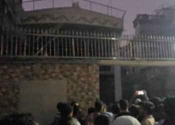 আওয়ামী লীগ নেতার বাড়িতে হামলার সময় এলাকাবাসীর ধাওয়া, আহত ৩