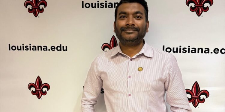 এআই-ভিত্তিক বিদ্যুৎ ও সৌর প্রযুক্তিতে নতুন সম্ভাবনার দ্বার উন্মোচন করছেন বাংলাদেশি গবেষক